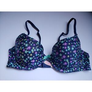 Victoria's Secret T-Shirt Bar